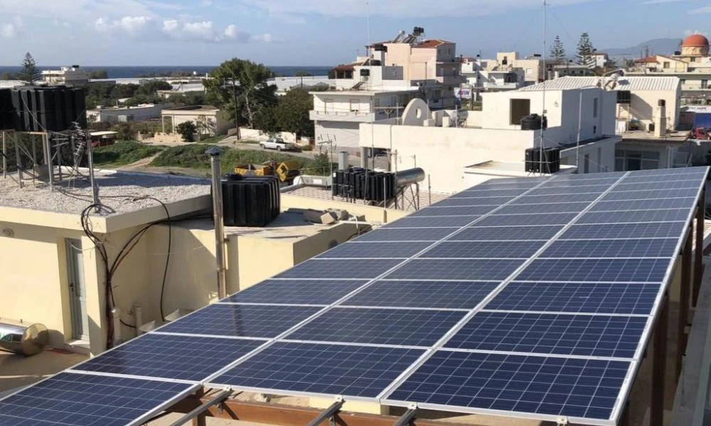 Η παραγωγή ηλεκτρικής ενέργειας από φωτοβολταϊκά στέγης χτυπάει κόκκινο στην Αυστραλία ενώ στην Ελλάδα “ λιαζόμαστε”
